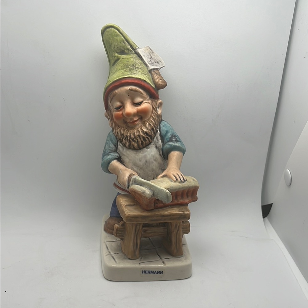 1982 GOEBEL CO-BOY HERMANN THE BUTCHER PORCELAIN FIGURINE W GERMANY
